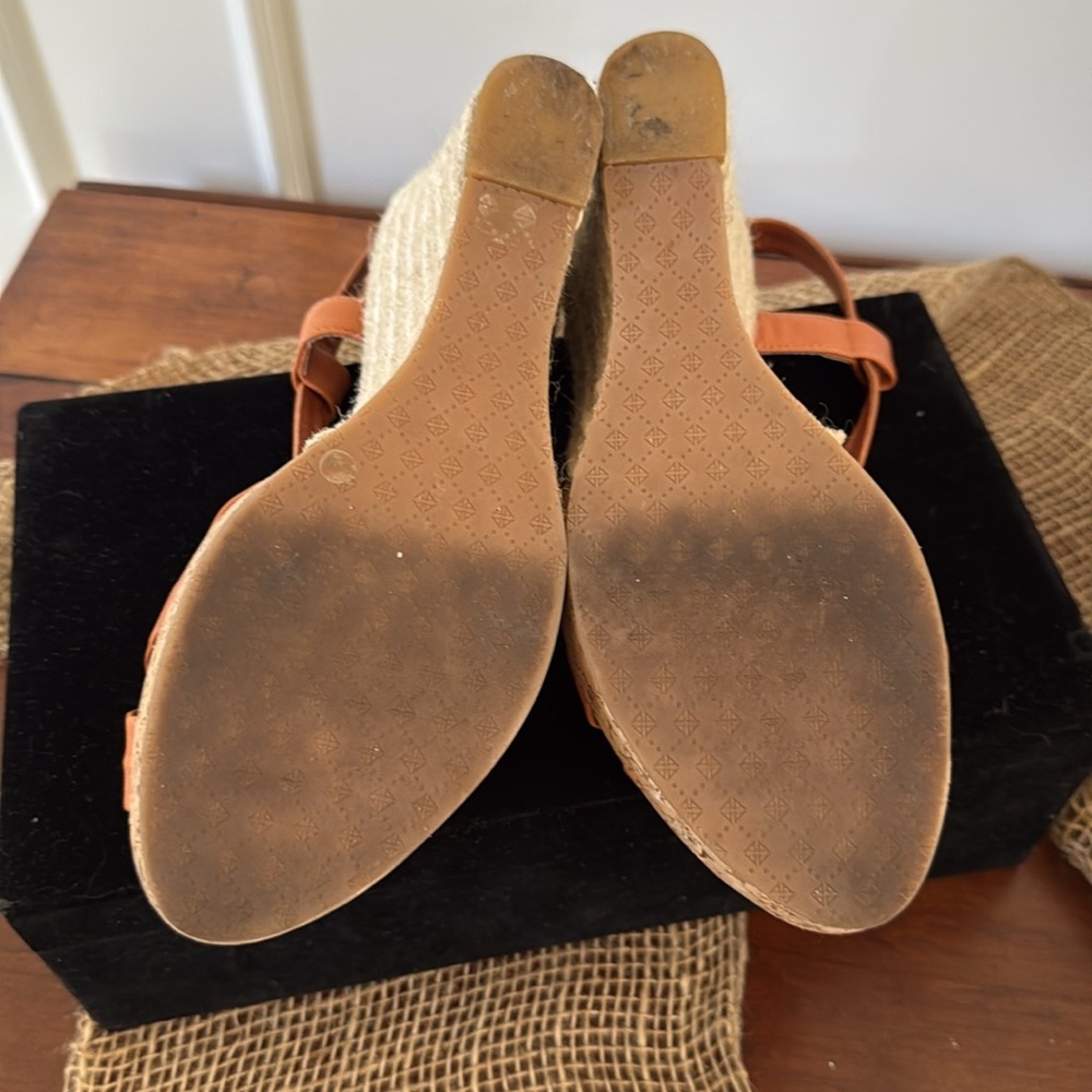 Antonio Melani Women's Orange Wedge Sandals size 7.5 - Picture 4 of 7